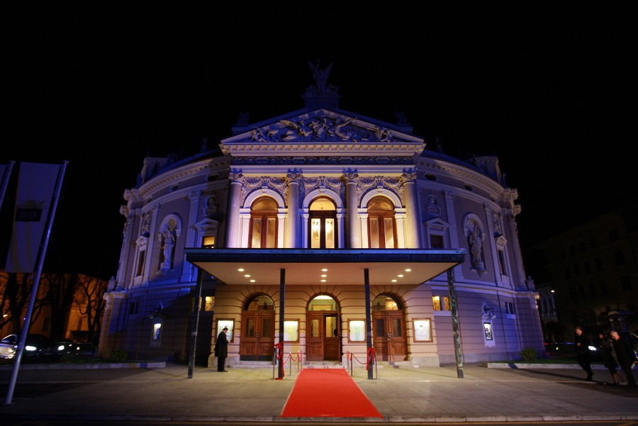 Prenovljena stavba SNG Opera in balet Ljubljana tik pred uradno otvoritvijo.