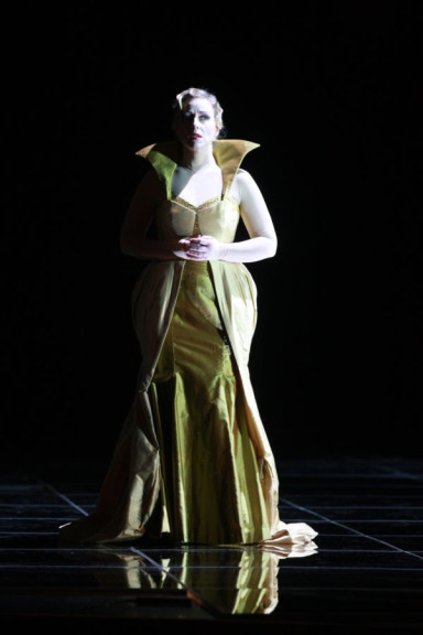 Martina Zadro<br />
Foto: SNG Opera in balet Ljubljana / Robert Balen