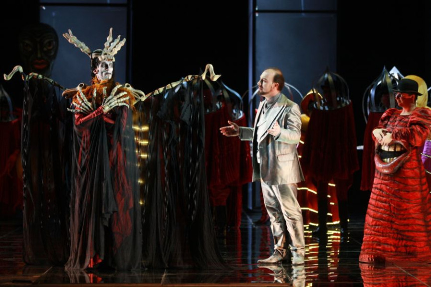 Tomaž Horvat, Jože Vidic in operni zbor<br />
Foto: SNG Opera in balet Ljubljana / Robert Balen