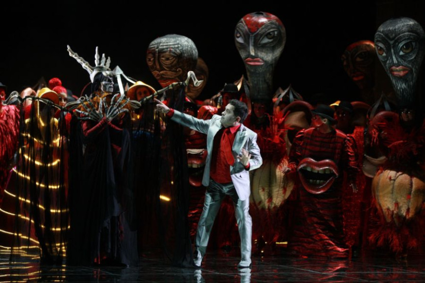 Tomaž Horvat, Andrej Debevec in operni zbor<br />
Foto: SNG Opera in balet Ljubljana / Robert Balen